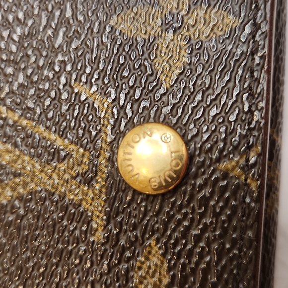 Louis Vuitton Porte Monnaie Tresor Monogram Wallet - Picture 2 of 13